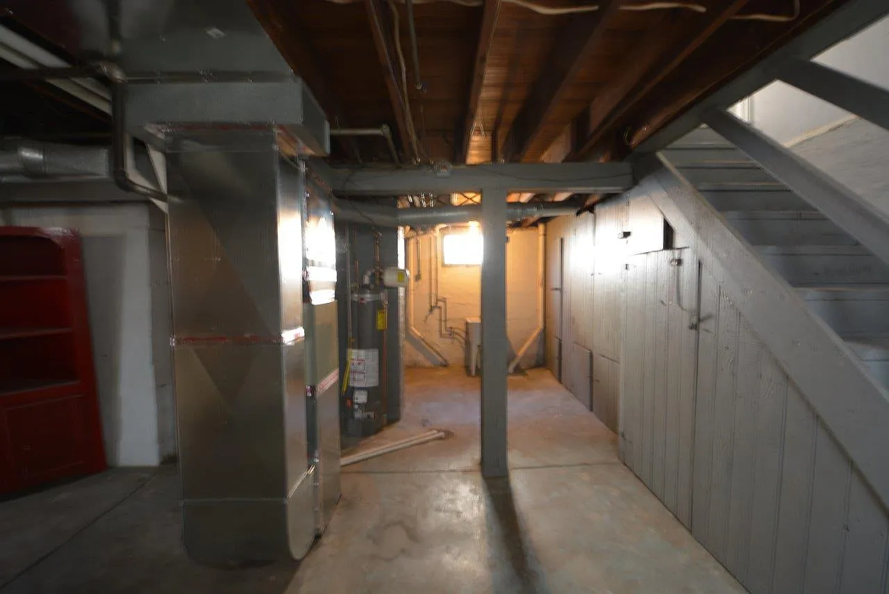 5804 Hawthorne Ave, Cincinnati, OH 45227 - Photo 18