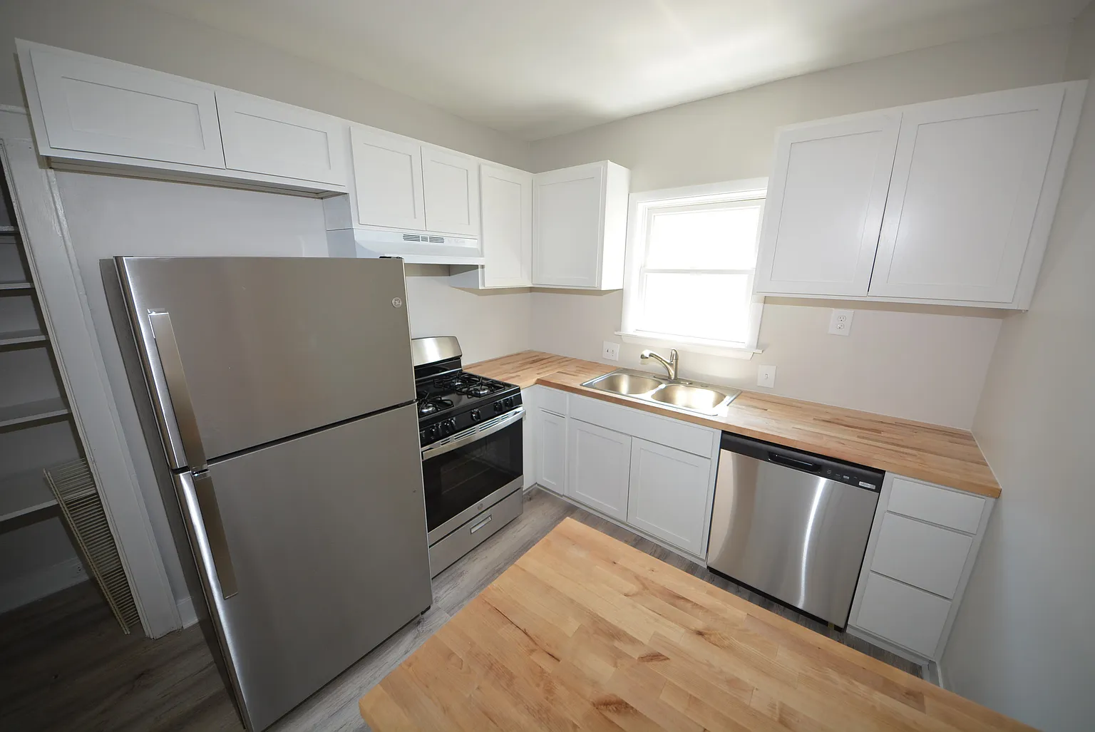 5804 Hawthorne Ave, Cincinnati, OH 45227 - Photo 6