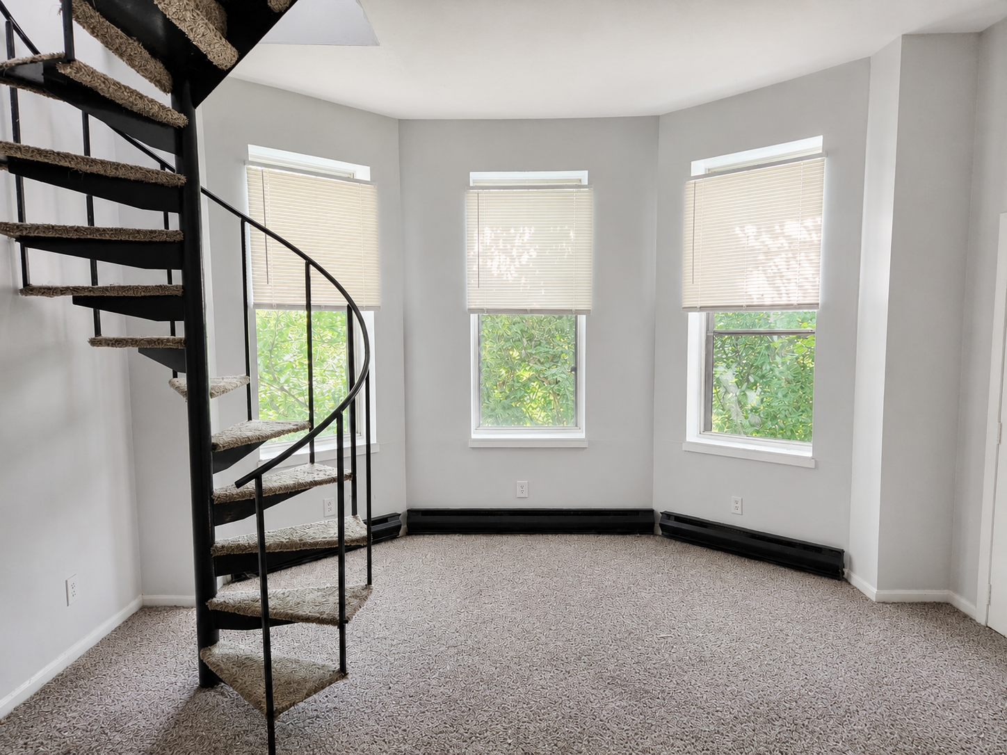 26 E Rochelle #4 - Photo 1