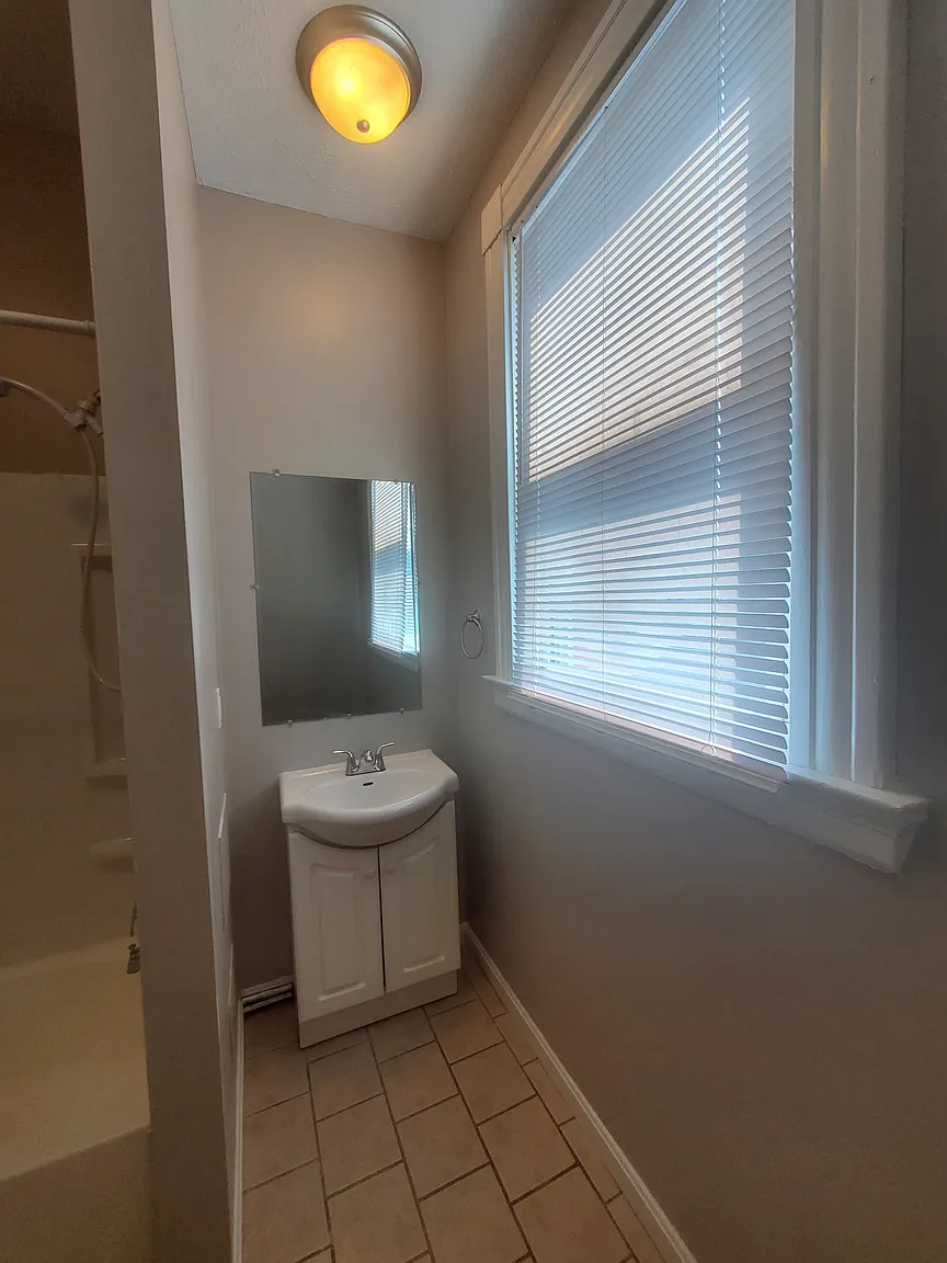 133 West Walnut Street - Unit #4 - Photo 12